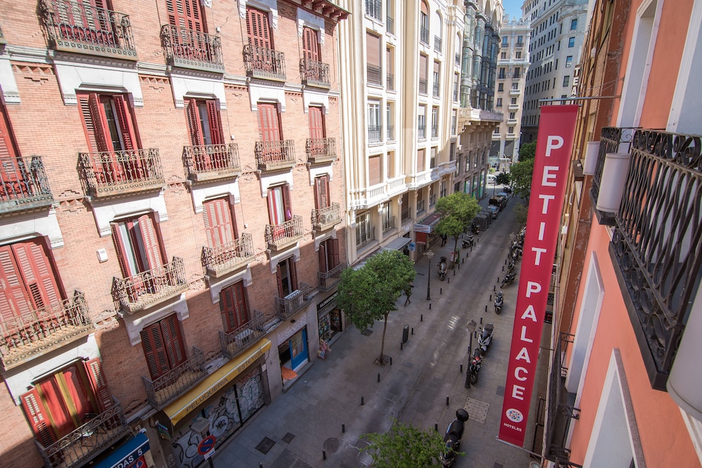 PETIT PALACE TRES CRUCES 7/63