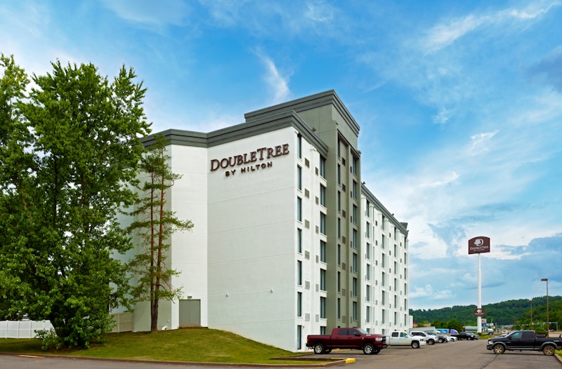 DoubleTree by Hilton Washington Meadow Lands Casino Area 2/49