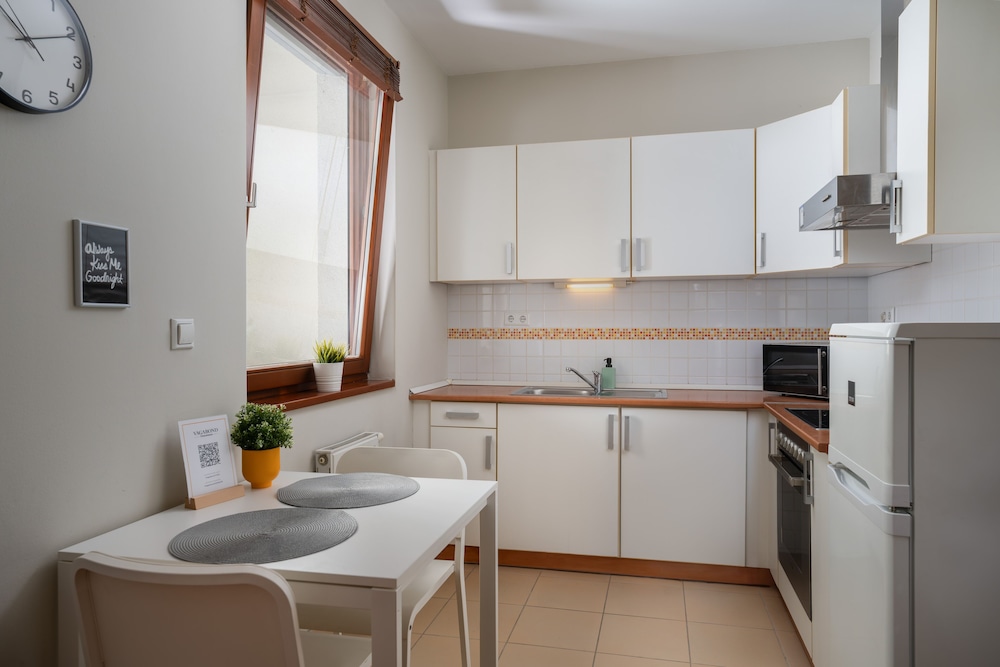 Central Passage Apartments 52/72