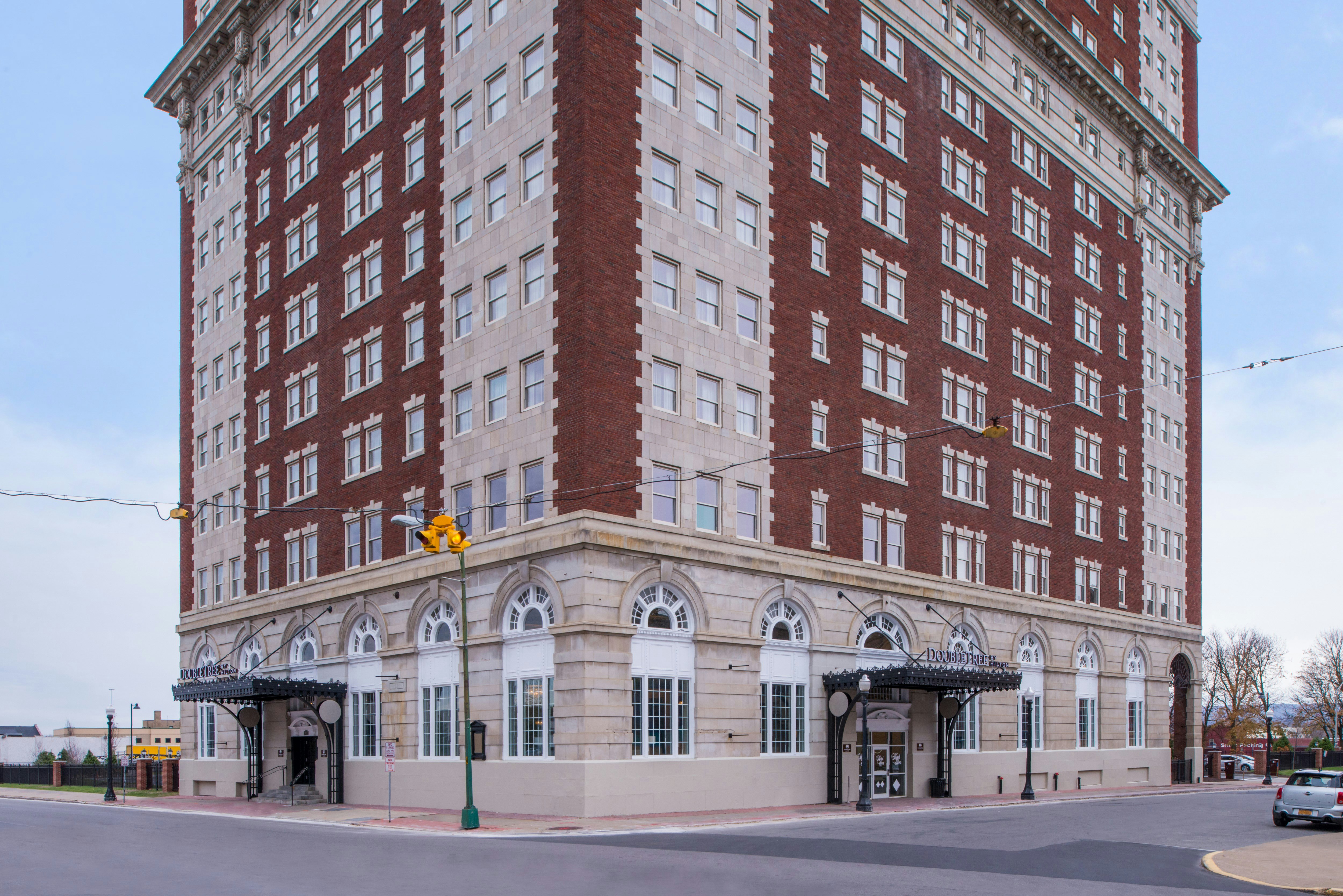 Doubletree By Hilton Utica 76/79