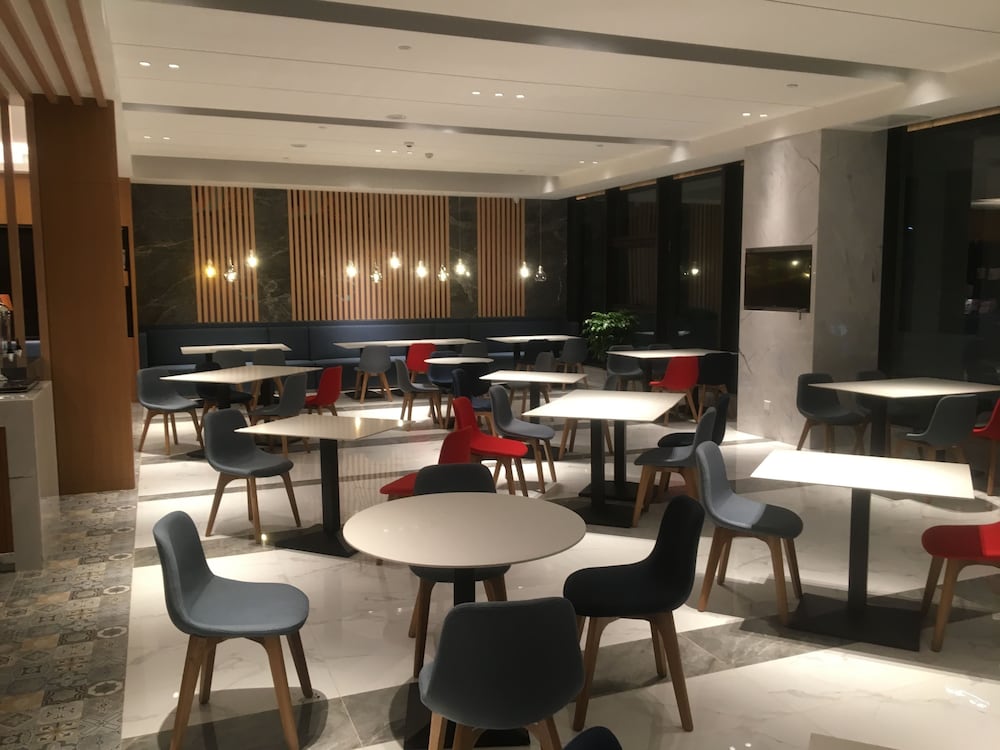 HOLIDAY INN EXPRESS XI'AN QUJIANG SOUTH 48/67
