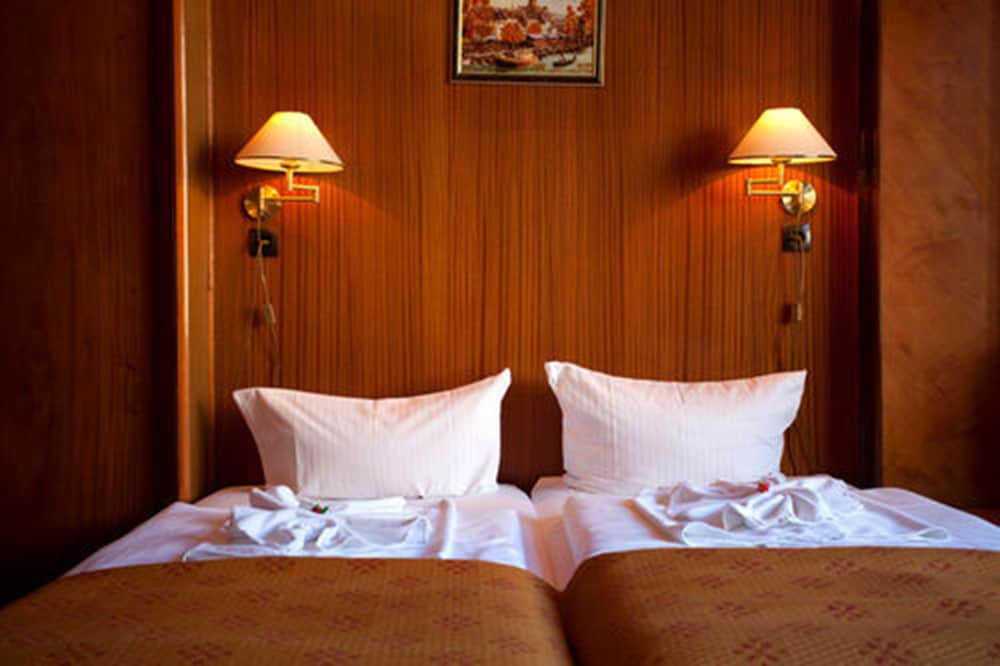 Hotel Aster 32/64