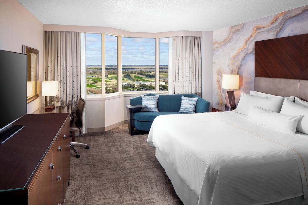 Room, King Bed, Golf Course View, Accessible