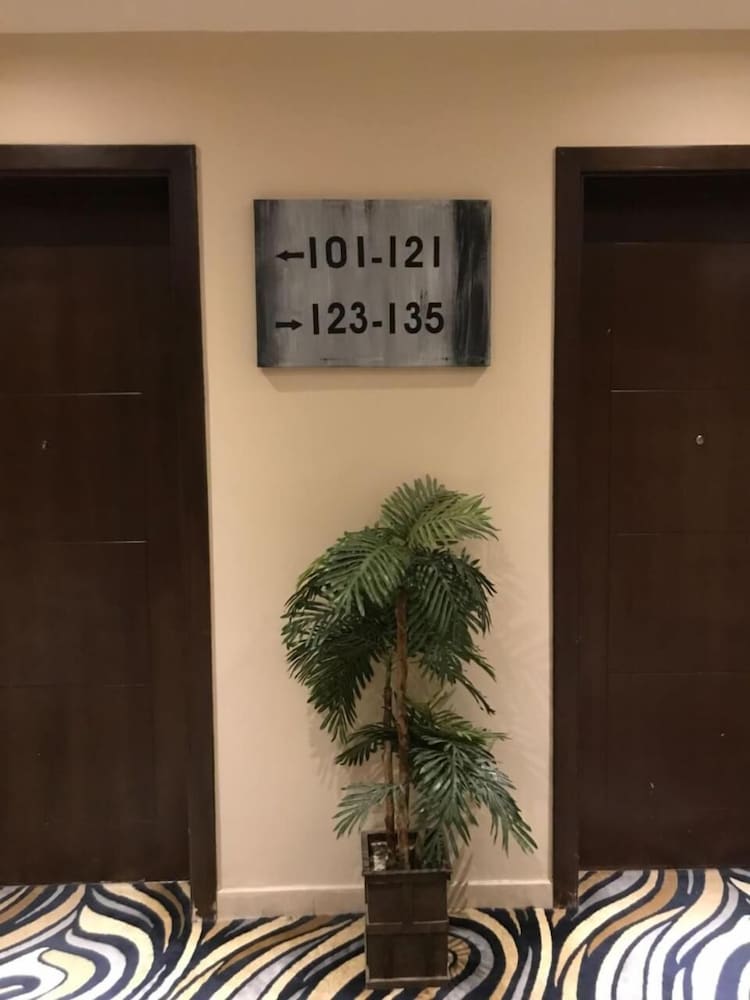 الاجنحه التنفيذيه(Executive Suites) 24/44