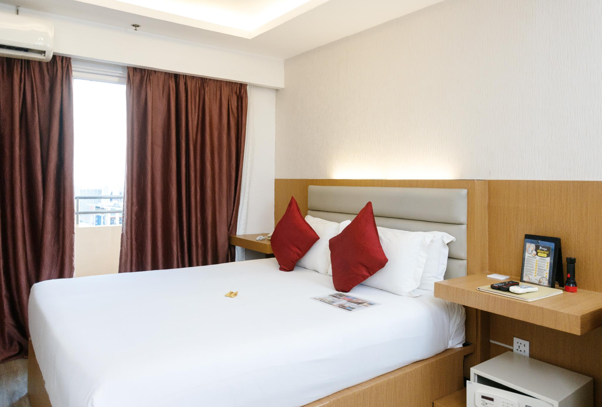 Club, Suite, 2 Double Beds, Bay View, Sea View