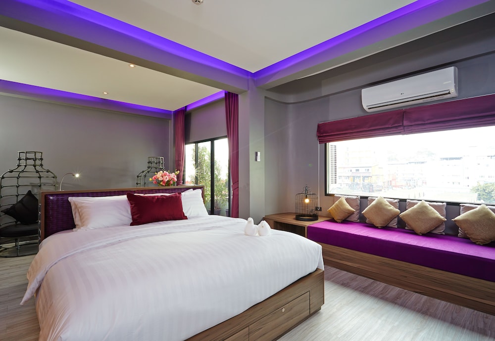 DELUXE, SEA VIEW