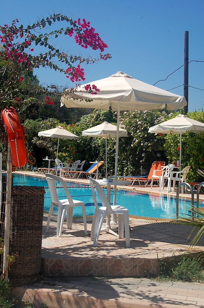 Violeta Hotel 38/44