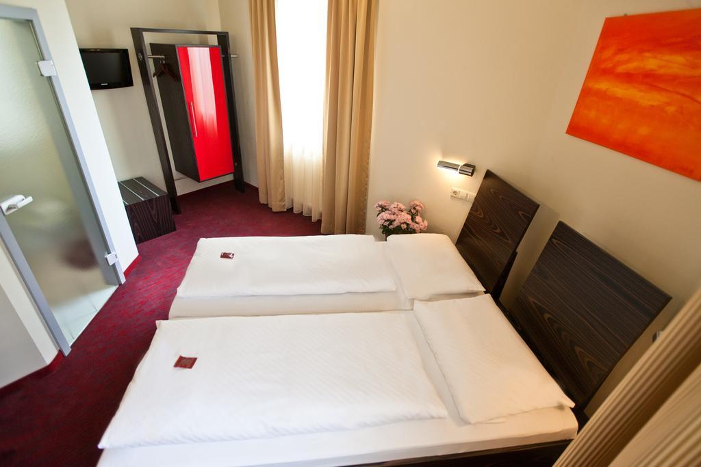 Hotel Speyer am Technik Museum 12/28