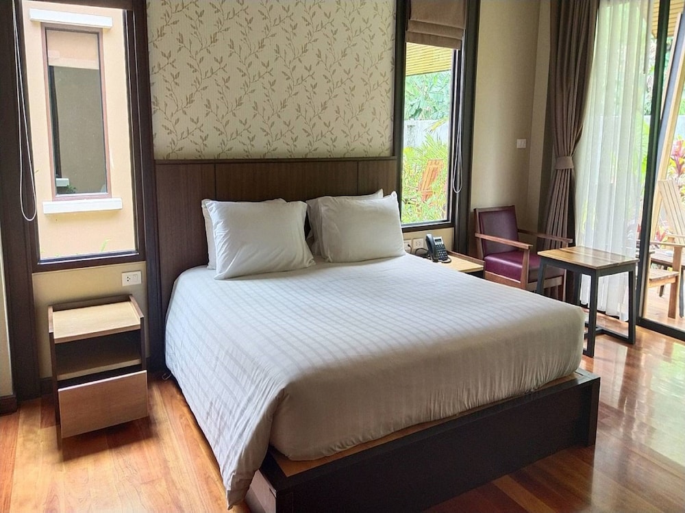 1 BEDROOM, VILLA