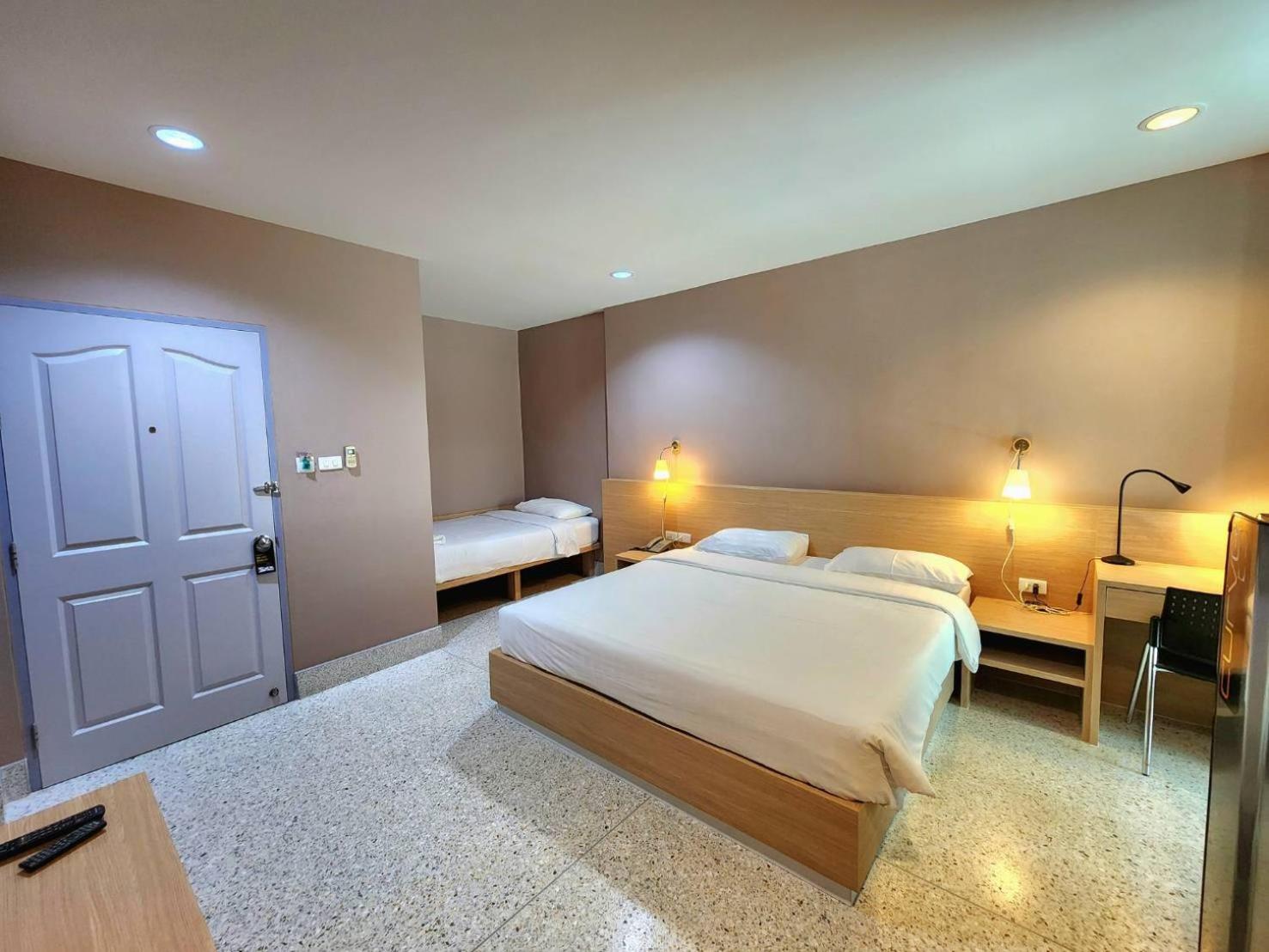 غرفة سوبيريور ثلاثية، The Fifth Residence 5/10