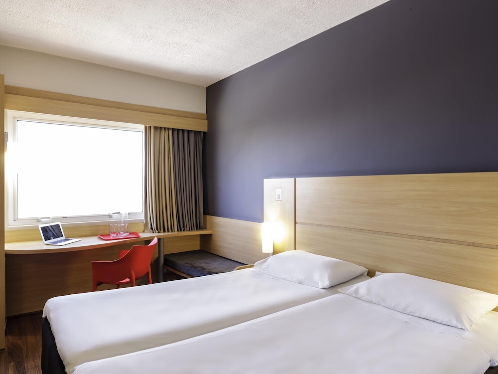 Ibis Falaise Coeur De Normandie 12/58