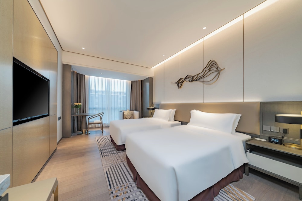 HOLIDAY INN ZHENGZHOU 29/69