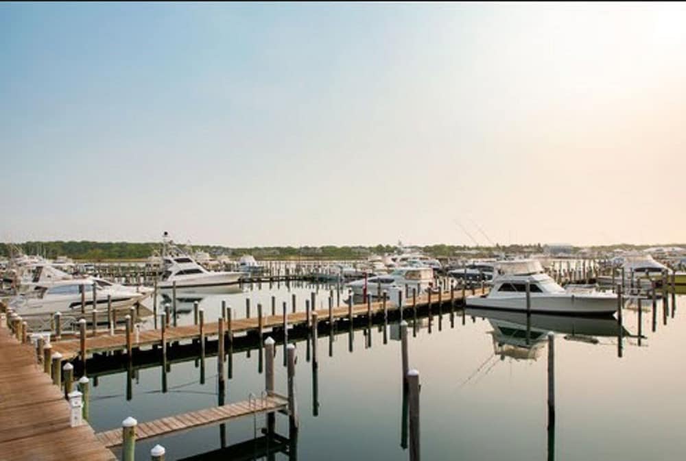Montauk Yacht Club 18/74