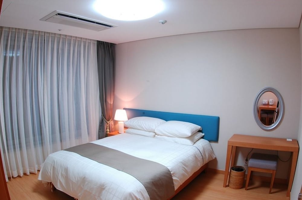 Aqua, Deluxe, Family, 2 Futon Beds