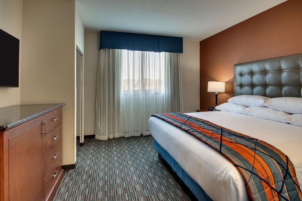 Drury Inn & Suites Iowa City Coralville 13/50