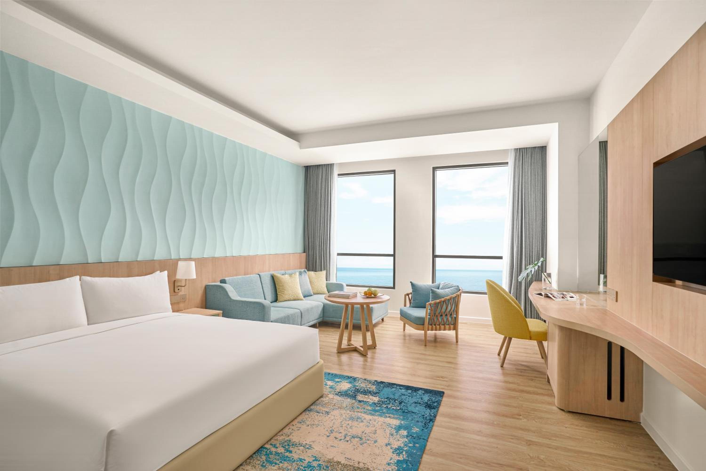 2 Bedrooms, Suite, Ocean or Theme View