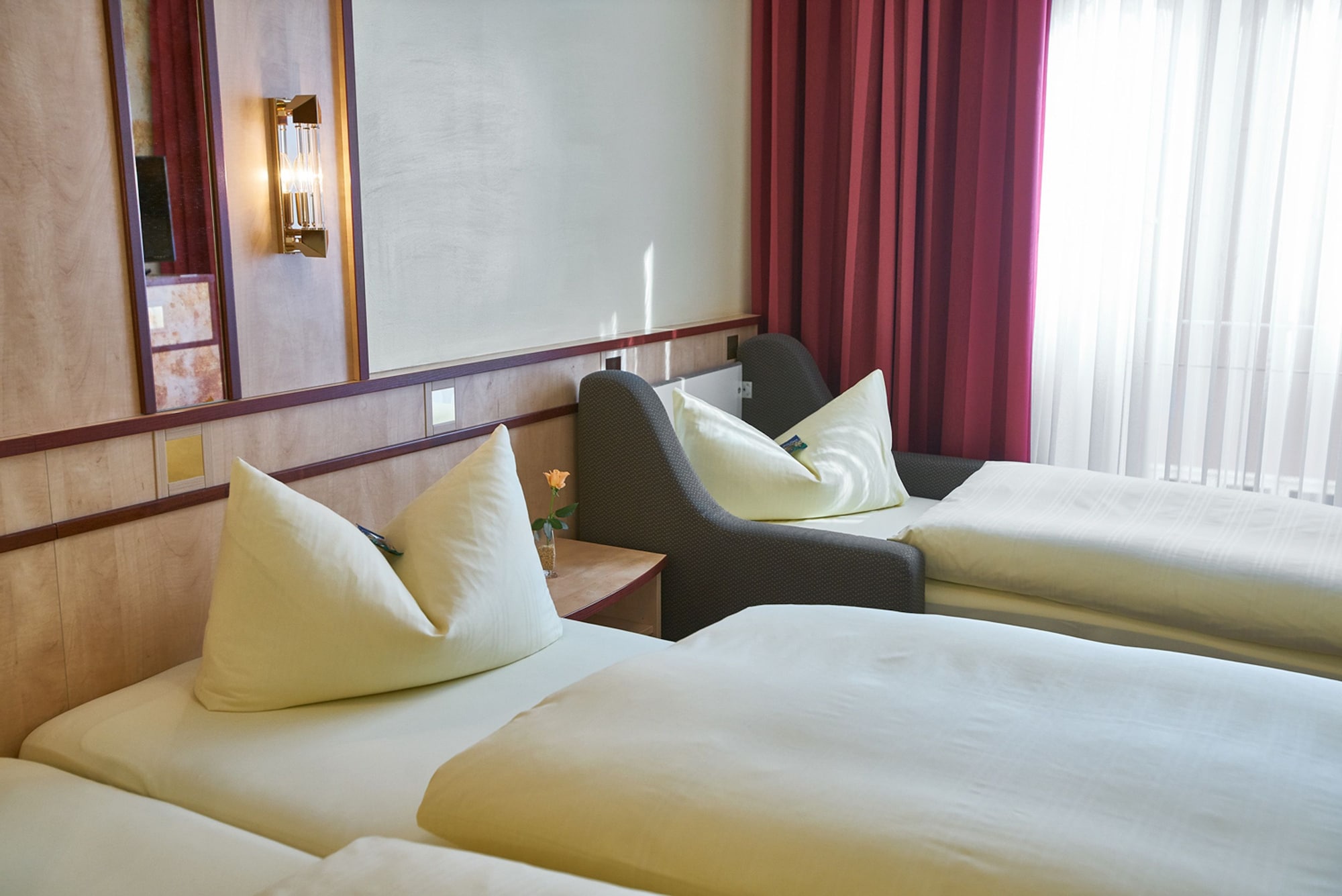 ROOM, TRIPLE
