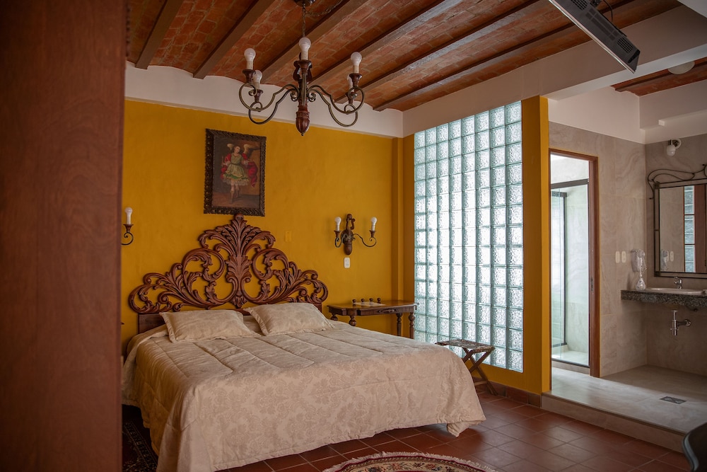 Hotel Monasterio 12/50