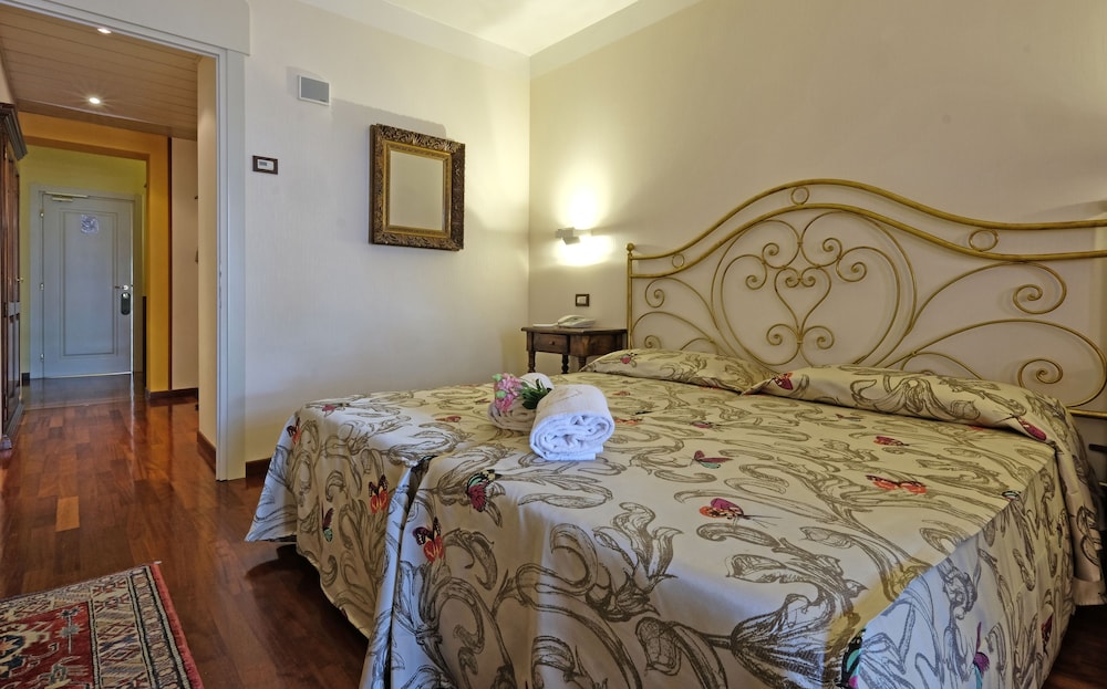 Villa Madrina Lovely and Dynamic Hotel 14/49