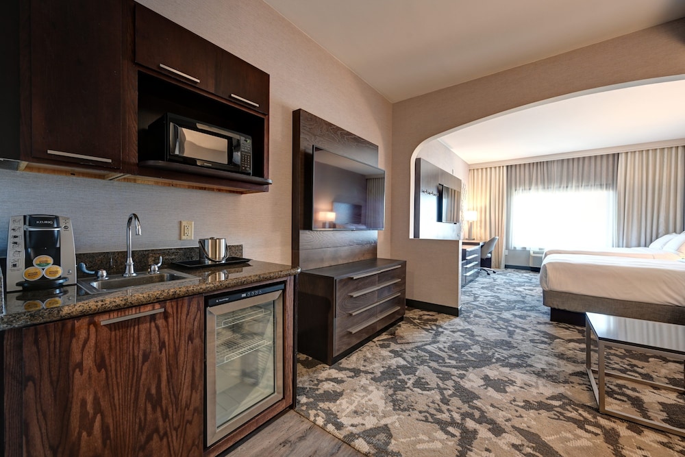 DoubleTree by Hilton Denver International Airport (ex. Holiday Inn Hotel And Suites) 36/45