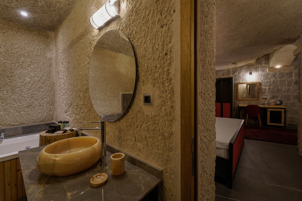 The Niche Cave Hotel +12 Adult 37/50