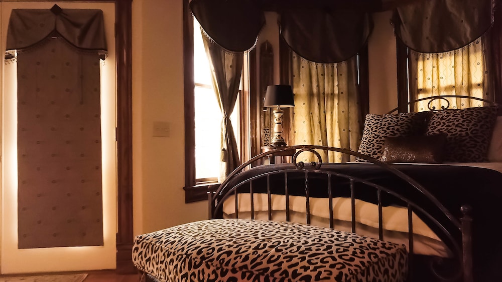 The Victoria B & B 36/71