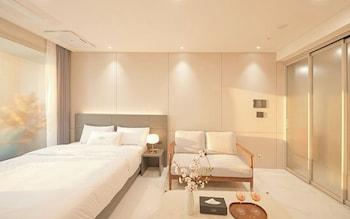 DELUXE, DOUBLE BED, BALCONY