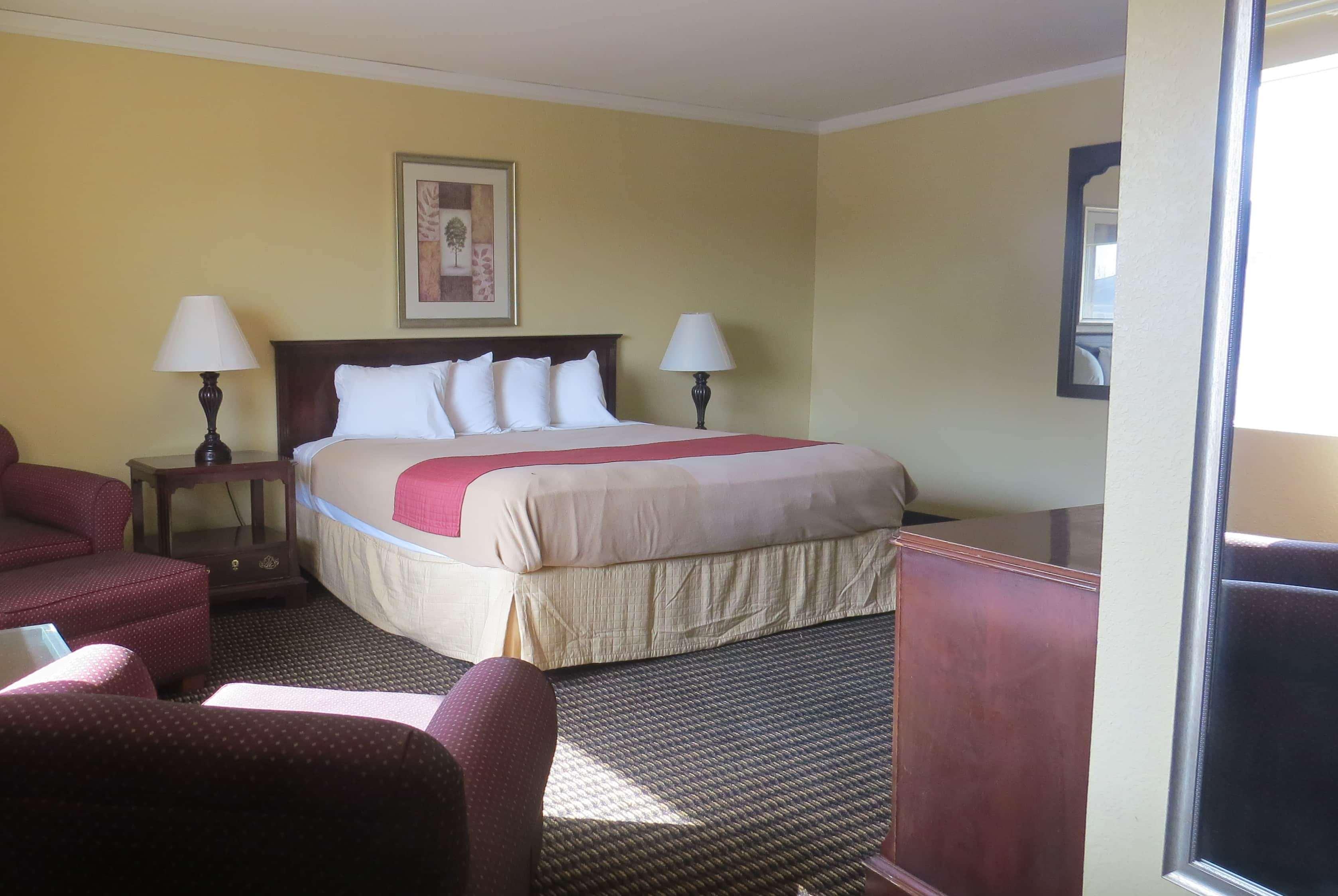 Travelodge by Wyndham Stratton 8/23