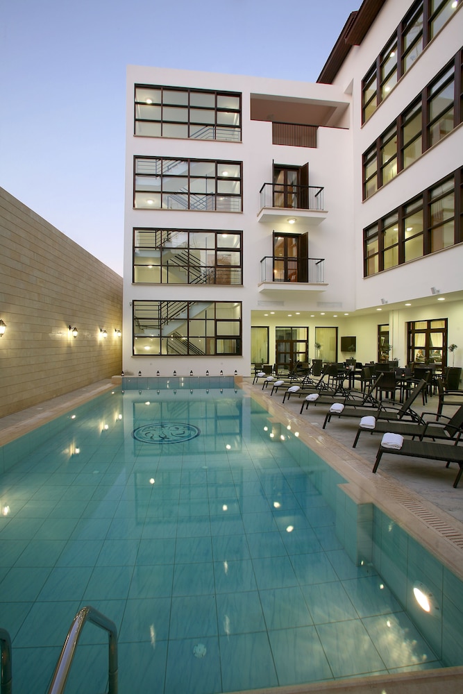 ROYIATIKO HOTEL in NICOSIA