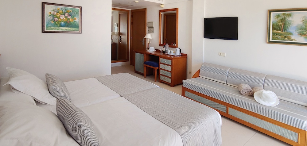Hotel Rocamarina 22/66