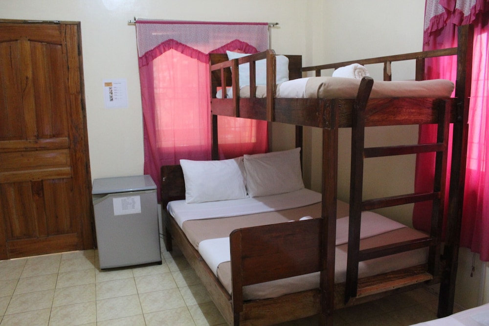 Escurel Inn 19/24