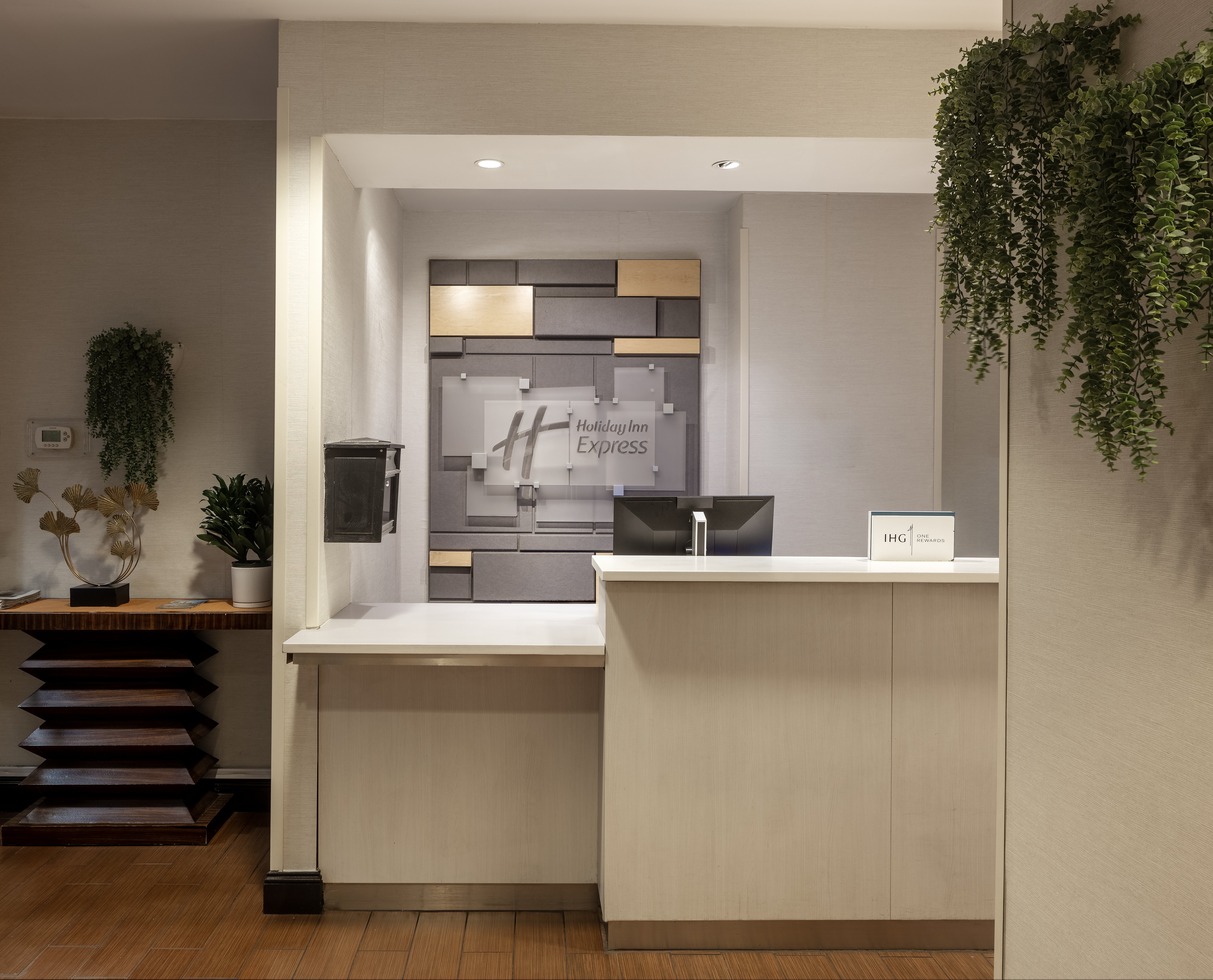 Holiday Inn Express New York City Times Square 12/55