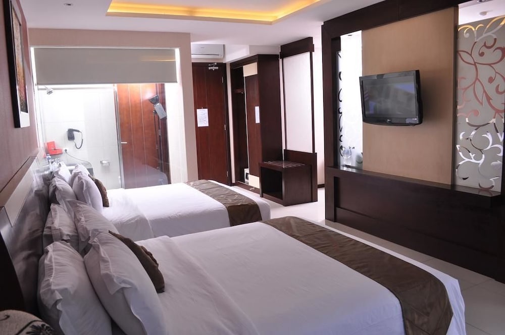 Scarlet Hotel Dago 10/21
