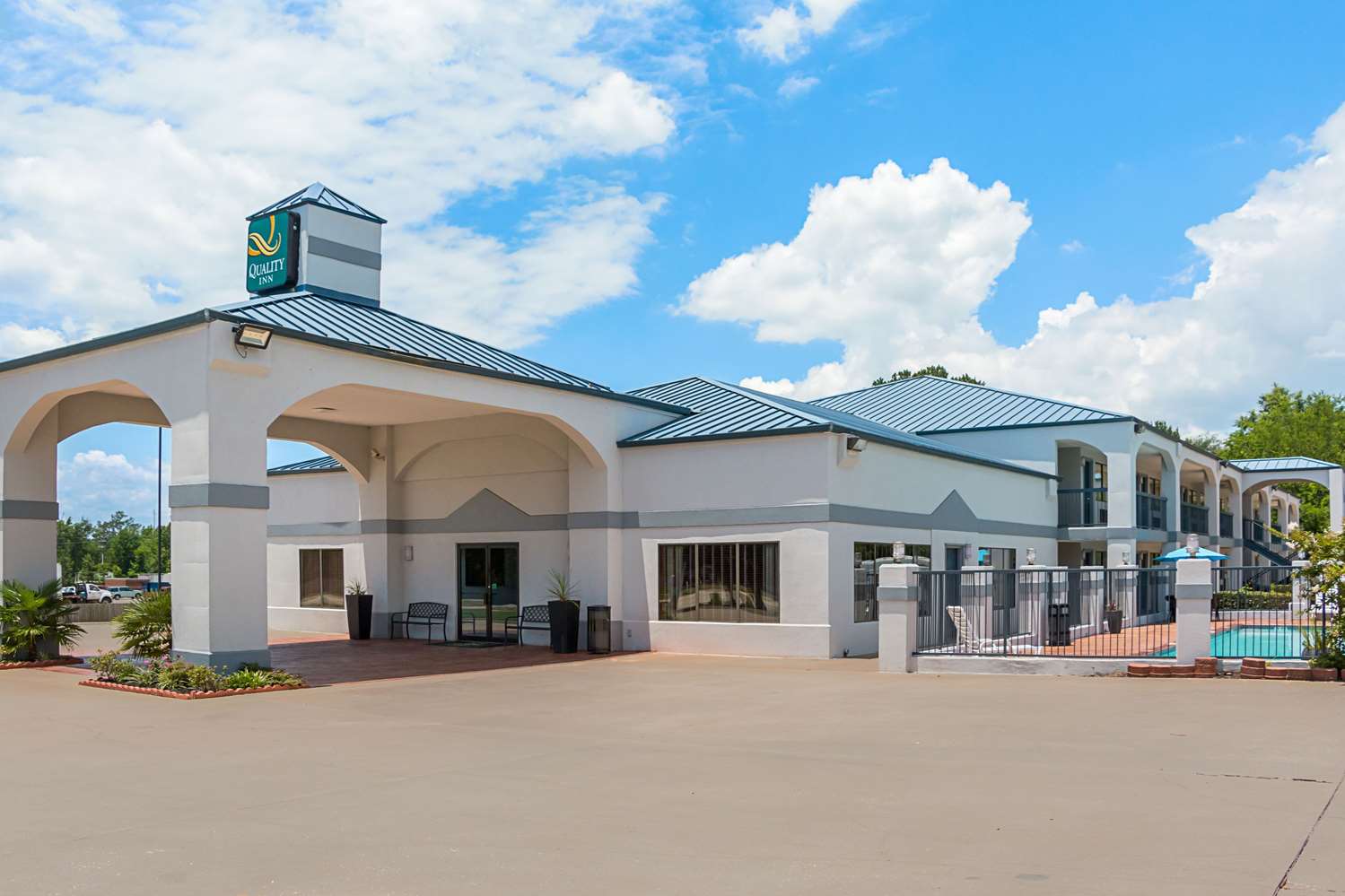 Quality Inn Carthage, TX 3/36