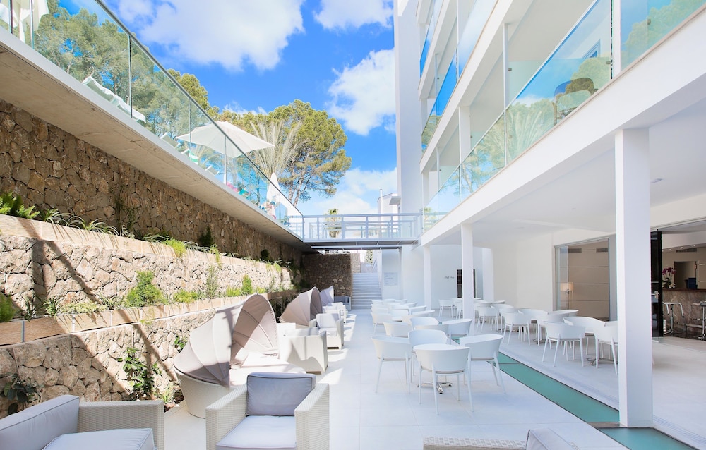 Reverence Life Hotel 24/50