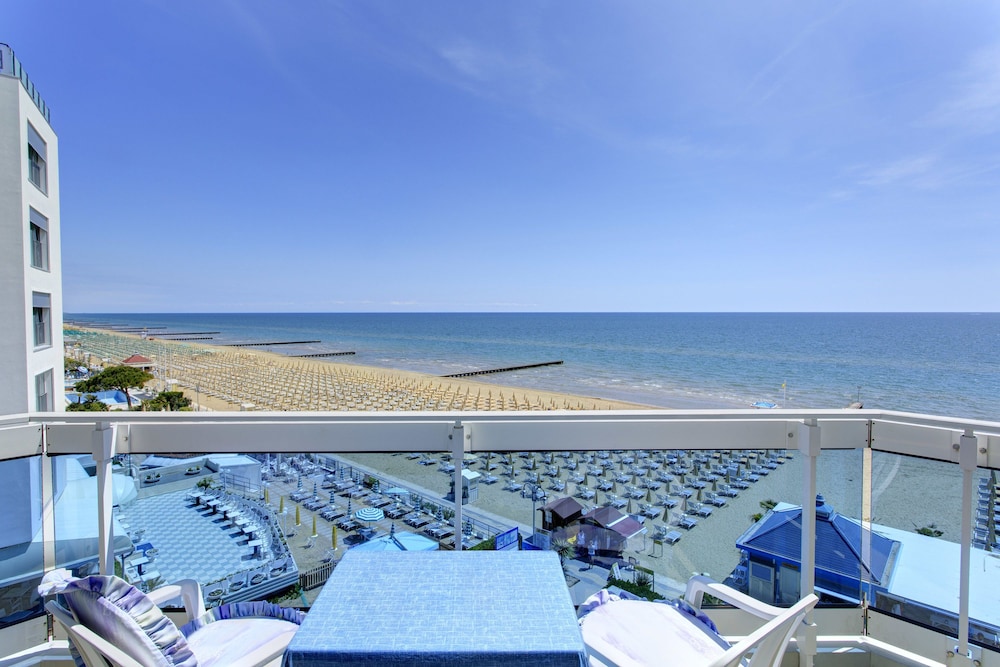 Hotel Cavalieri Palace 85/90