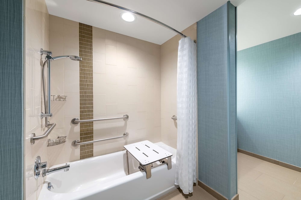 Hyatt Place San Jose Aiport 32/33