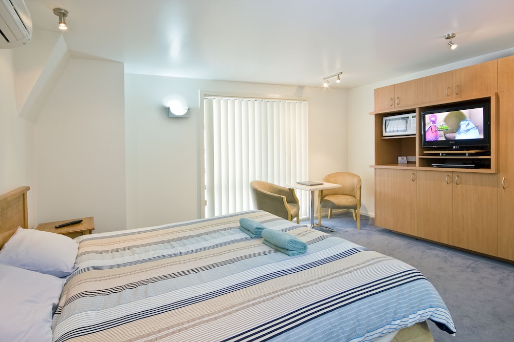 ANCHORAGE MOTEL AND VILLAS 20/45