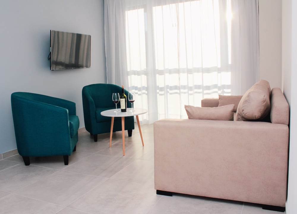 Ramada Residences by Wyndham Puerto Madryn CQ Mitre 25/52