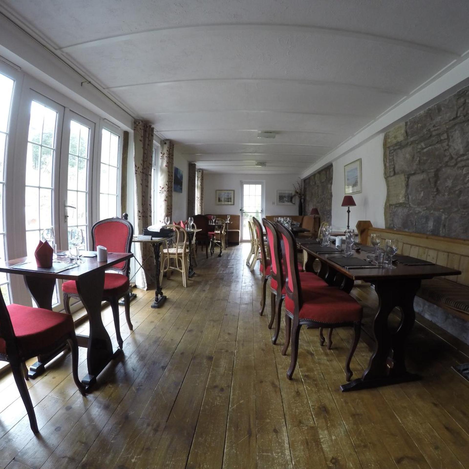 OLD INN HOTEL 29/37