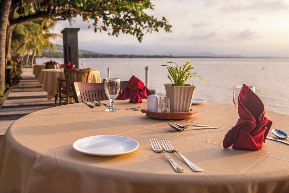 Nugraha Lovina Seaview Resort & Spa 49/69