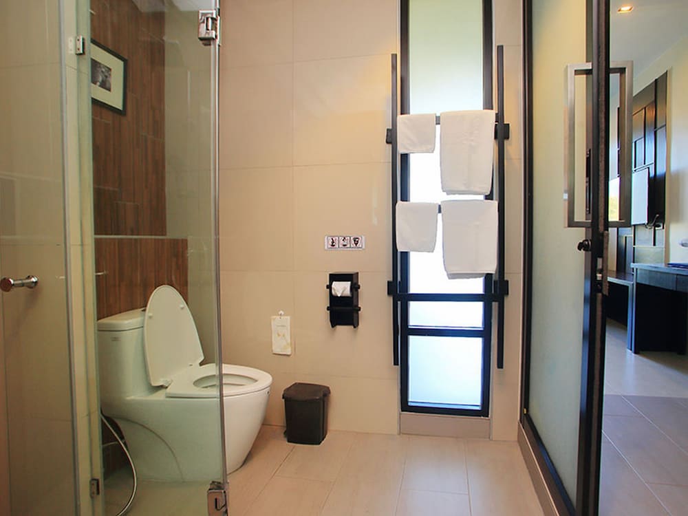 THE TAMA HOTEL 50/50