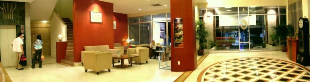 Hadyai Golden Crown Hotel 36/58