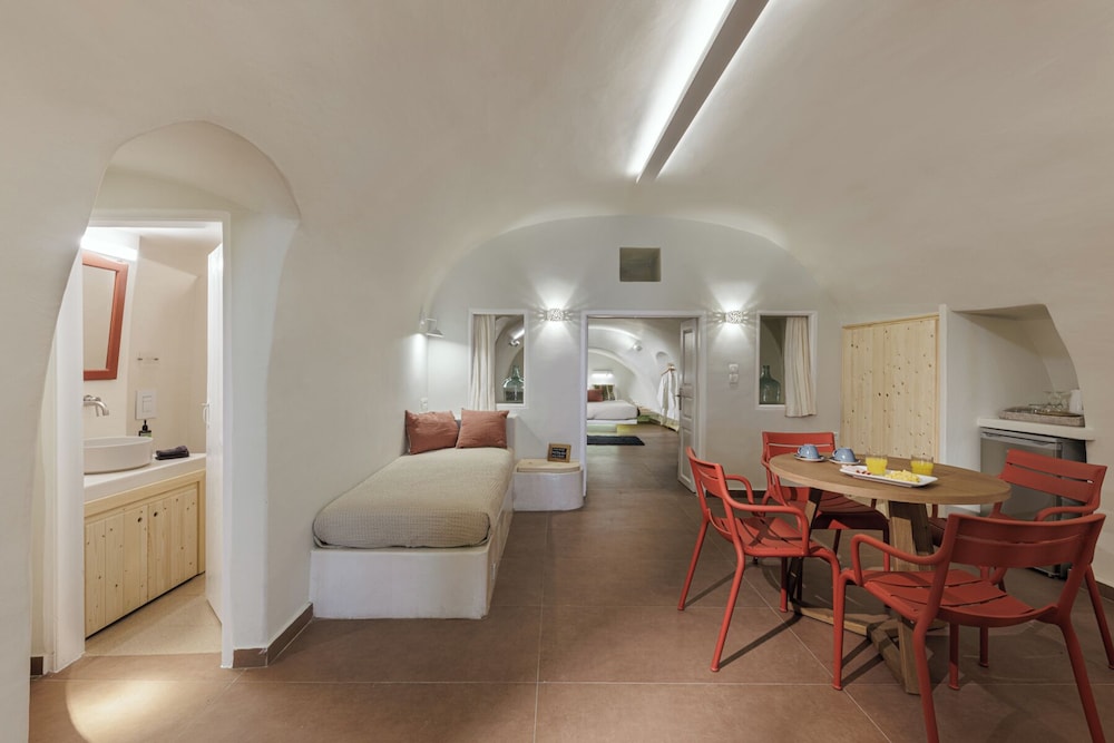 Blue Dolphins Apartments & Suites 32/49