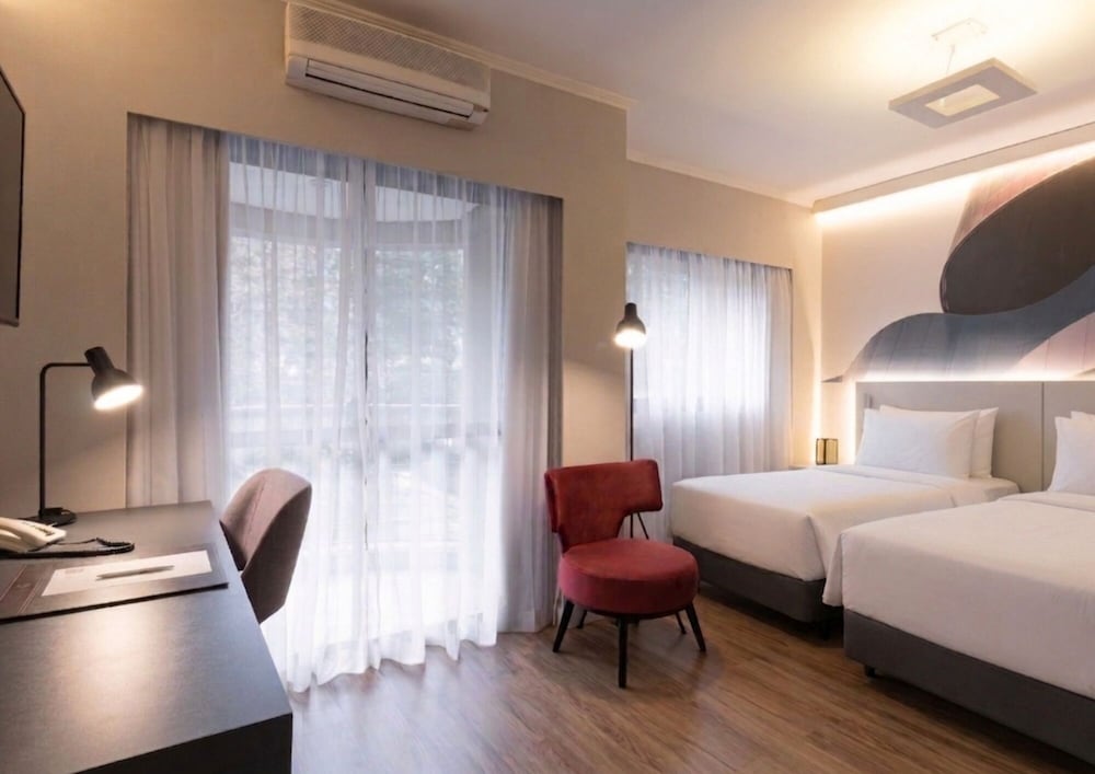 SUPERIOR, TWIN BEDS
