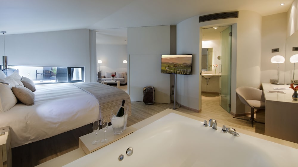 Cram Hotel 29/72