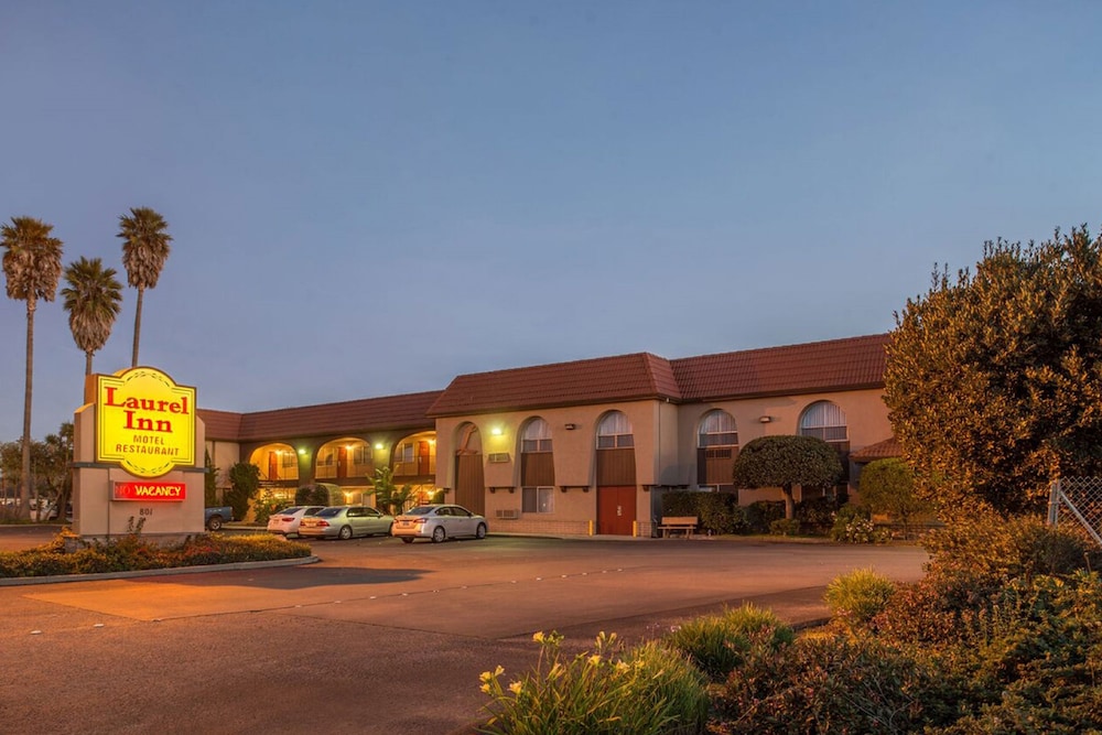 Laurel Inn & Conference Center 4/62