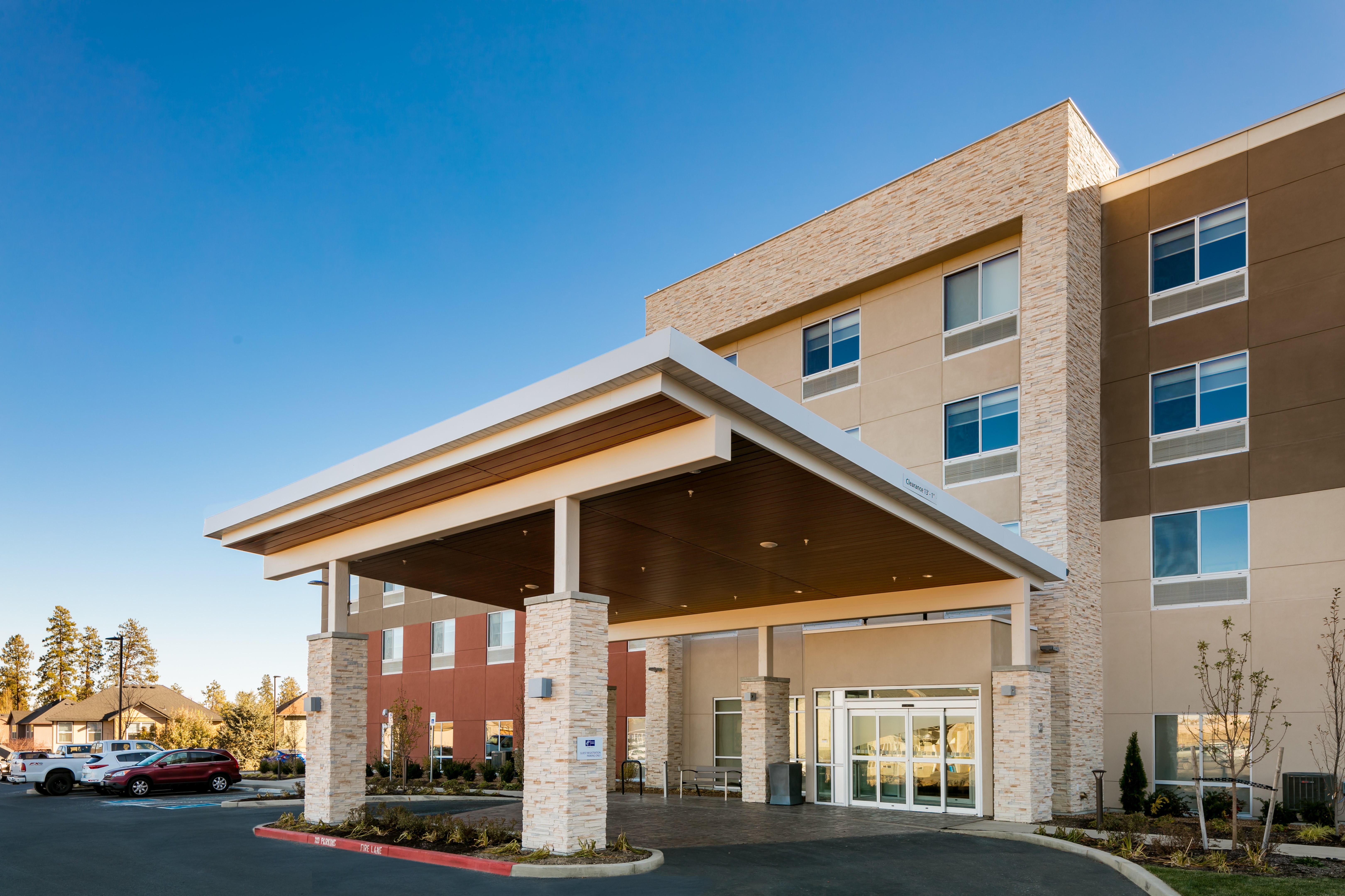 Holiday Inn Express & Suites Bend South 42/45