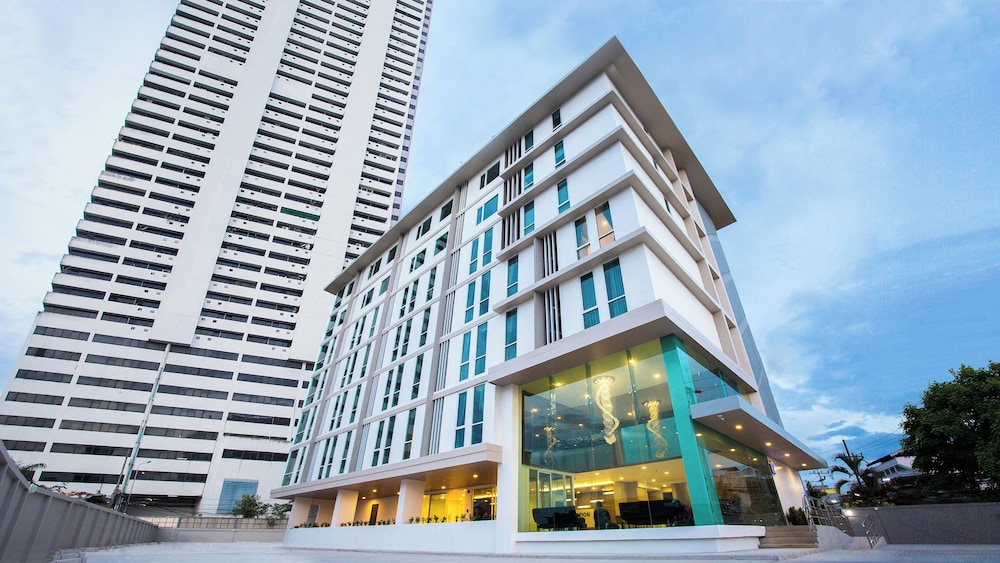 B2 Hat Yai Premier Hotel 3/28