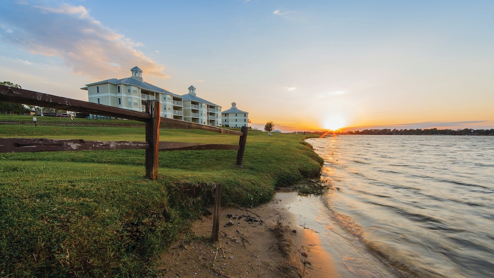 Holiday Inn Club Vacations Piney Shores Resort Lake Conroe 56/68